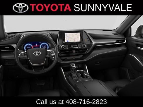 Used 2024 Toyota Highlander XSE FWD image 3