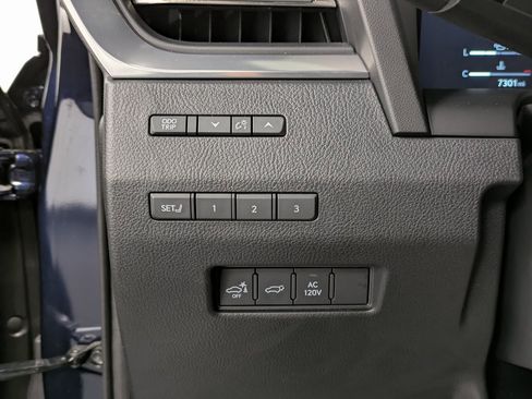 Used 2024 Lexus GX 550 image 19