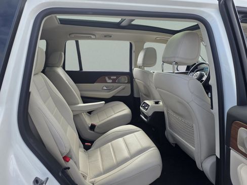 Used 2022 Mercedes-Benz GLS 450 4MATIC image 24
