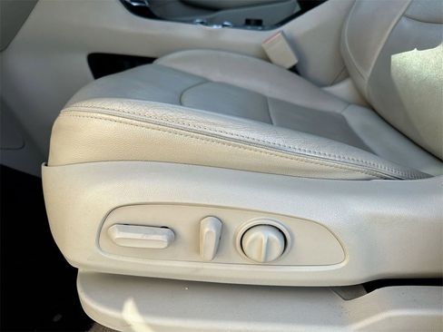 Used 2019 GMC Terrain Denali w/ Advanced Safety Package image 12