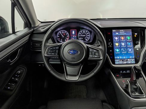 Used 2025 Subaru Outback Premium image 9