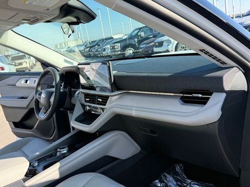 New 2026 Ford Explorer Active w/ Active Comfort Package AWD/4WD image 17