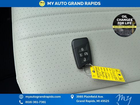 Used 2022 Volkswagen Tiguan SE AWD/4WD image 35