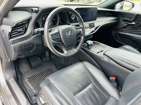 Used 2022 Lexus LS 500 AWD w/ Accessory Package (Z1) image 16