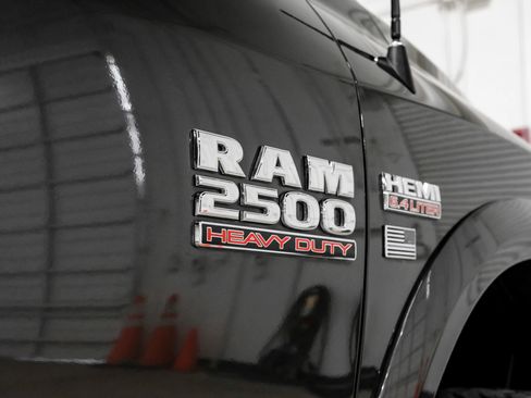 Used 2018 RAM 2500 Laramie w/ Convenience Group AWD/4WD image 57