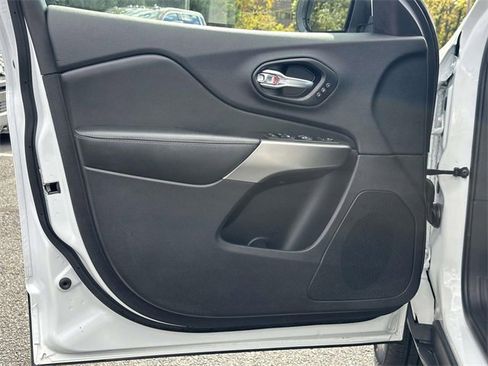 Used 2021 Jeep Cherokee Limited w/ Elite Package image 6