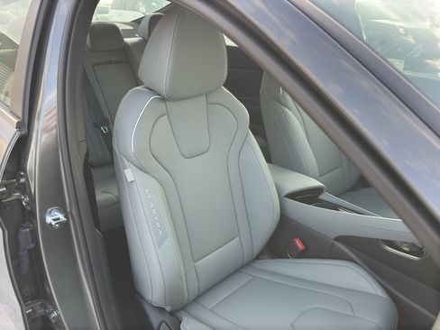 New 2025 Hyundai Elantra Limited image 34