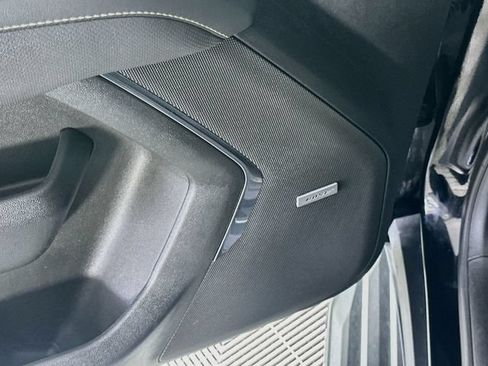 Used 2025 Chevrolet Tahoe Premier AWD/4WD image 19