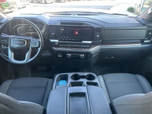 Used 2023 GMC Sierra 1500 SLE image 17
