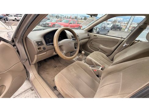 Used 2001 Toyota Corolla CE image 17
