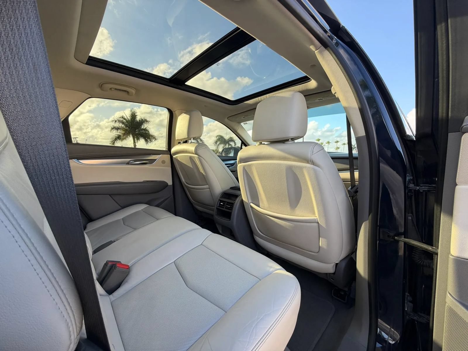 Used 2017 Cadillac XT5 Luxury w/ Driver Awareness Package FWD image 37