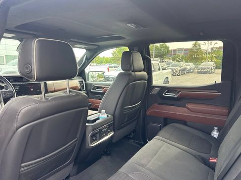 Used 2025 GMC Sierra 1500 Denali Ultimate AWD/4WD image 12