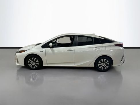 Used 2022 Toyota Prius Prime XLE FWD image 4