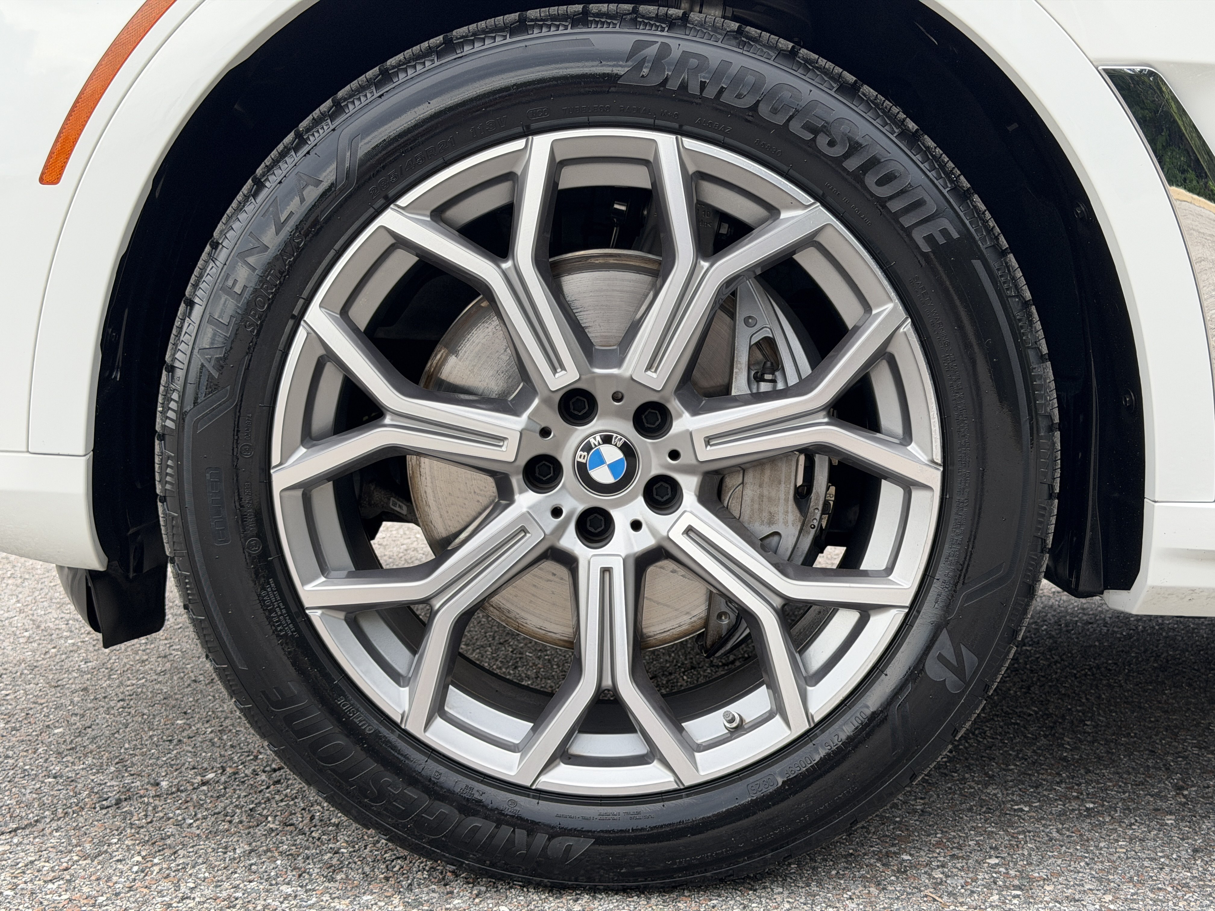 Used 2024 BMW X7 xDrive40i w/ Premium Package AWD/4WD image 39