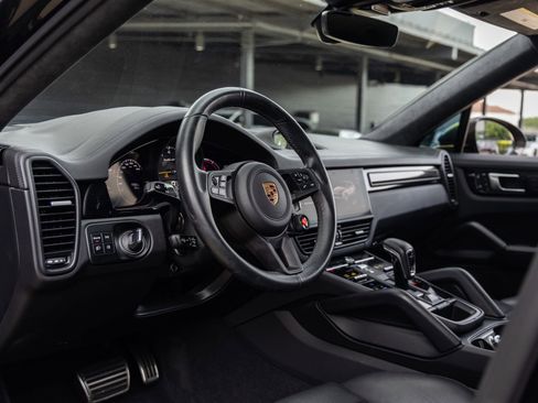 Certified 2023 Porsche Cayenne Turbo GT AWD/4WD image 4