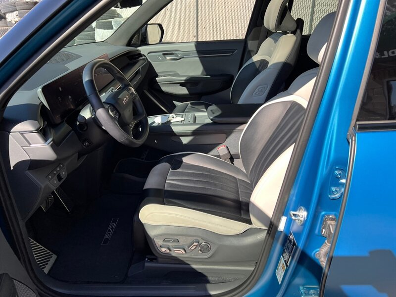 Used 2024 Kia EV9 GT-Line AWD/4WD image 15