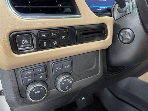 Used 2023 Chevrolet Suburban Premier w/ LPO, Illumination Package AWD/4WD image 19