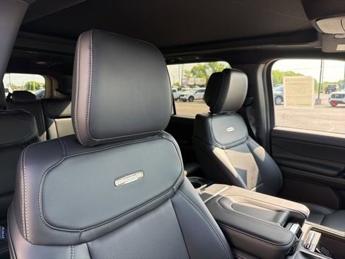 New 2026 Ford Expedition Max Platinum AWD/4WD image 30