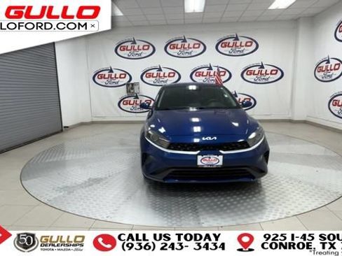 Used 2023 Kia Forte LXS FWD image 3