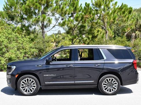 Used 2023 GMC Yukon Denali Ultimate AWD/4WD image 3