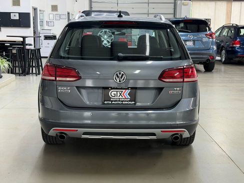 Used 2018 Volkswagen Golf Alltrack AWD/4WD image 3