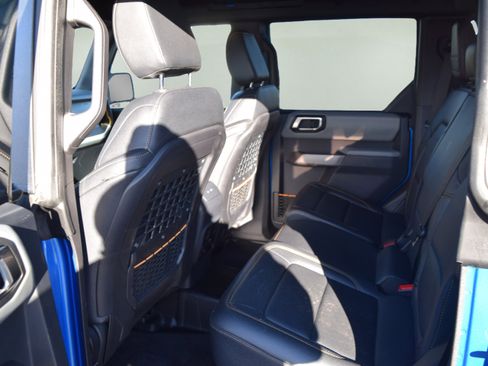 Used 2023 Ford Bronco Badlands image 8