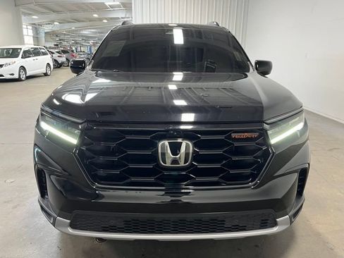 Used 2024 Honda Pilot TrailSport image 8