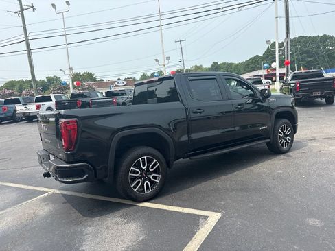 Used 2024 GMC Sierra 1500 AT4 w/ AT4 Premium Package AWD/4WD image 3