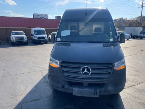Used 2019 Mercedes-Benz Sprinter 170 image 2