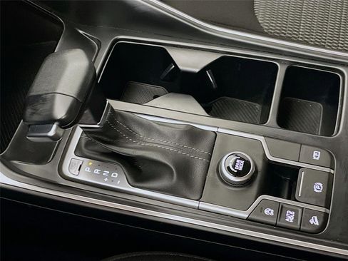 Certified 2025 Kia Sorento LX image 20