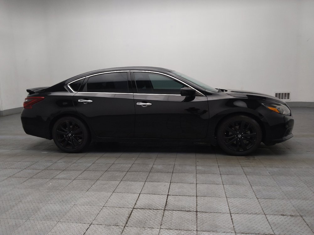 Used 2018 Nissan Altima 2.5 SR w/ SR Midnight Edition FWD image 11