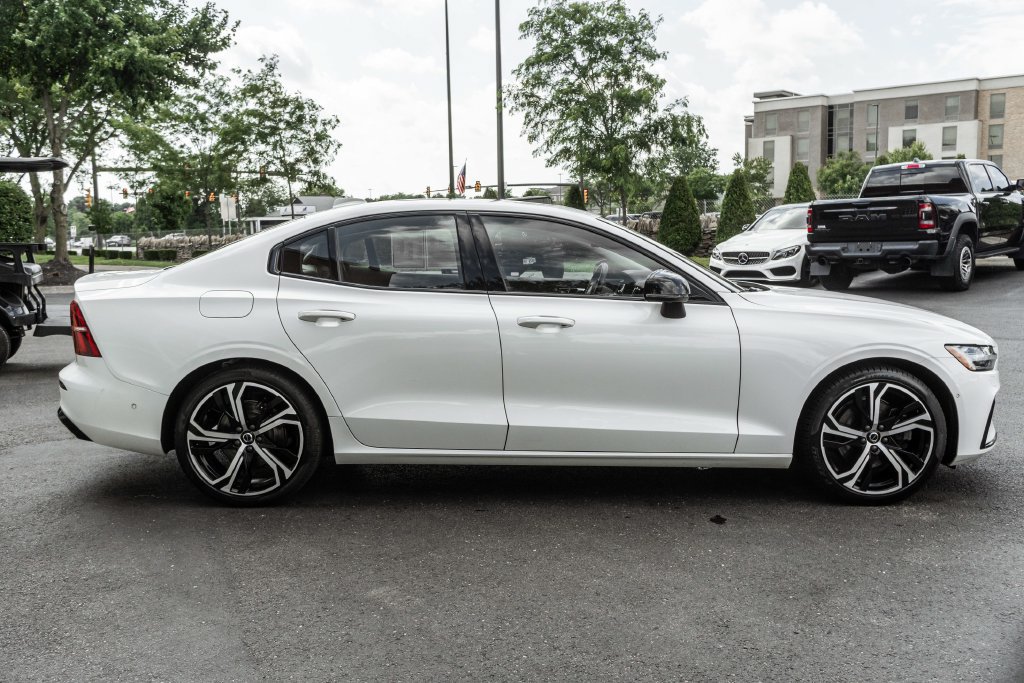 Used 2023 Volvo S60 B5 Plus w/ Climate Package AWD/4WD image 3