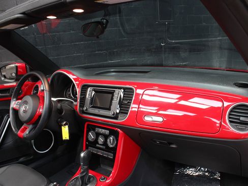 Used 2018 Volkswagen Beetle 2.0T S image 51