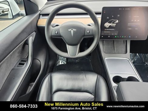 Used 2021 Tesla Model Y Long Range image 13