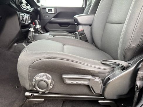 Used 2020 Jeep Wrangler Unlimited Sahara image 13