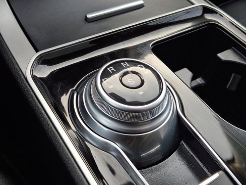 Certified 2020 Ford Edge SEL w/ Convenience Package image 14