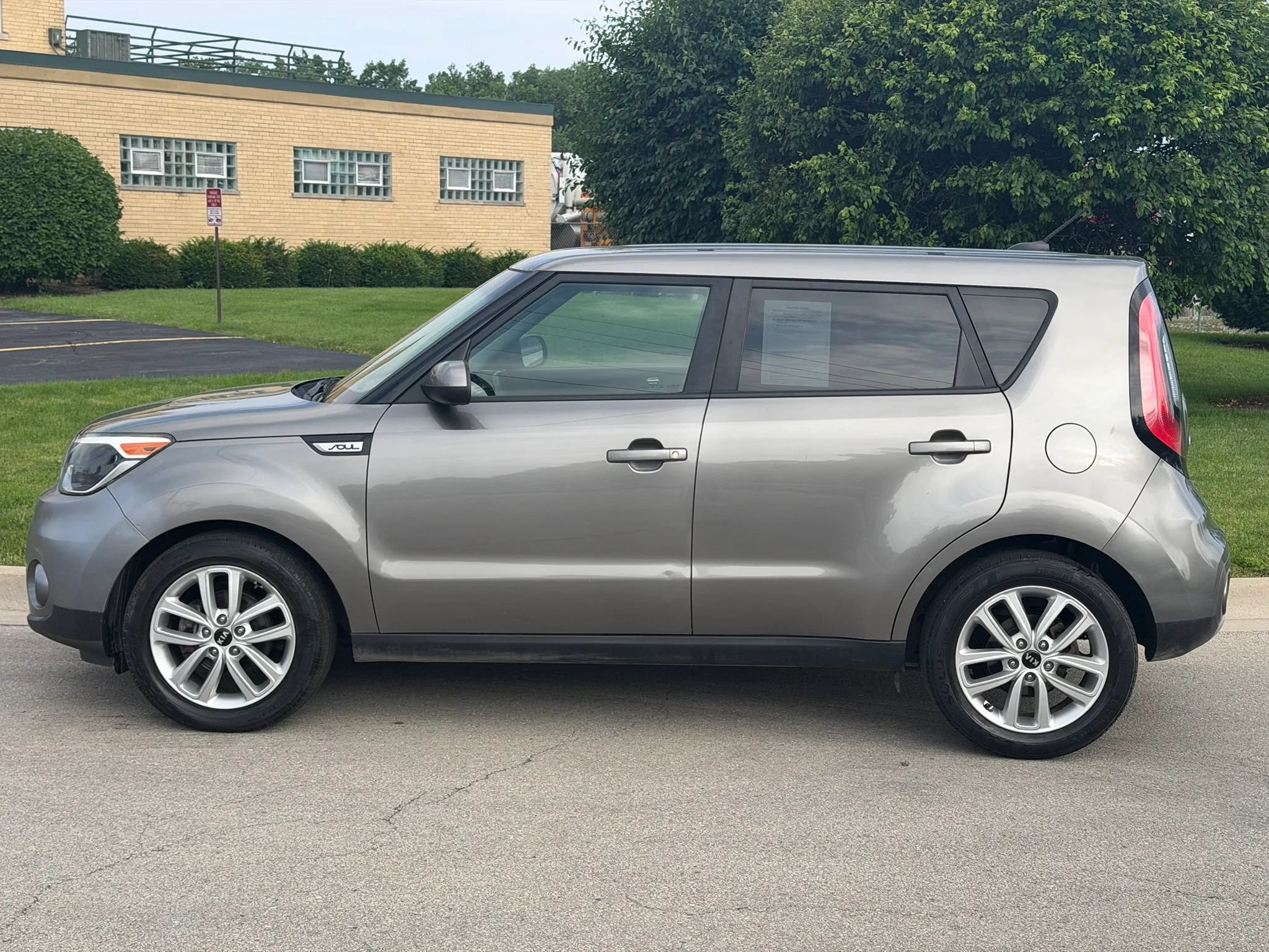 Used 2019 Kia Soul + FWD image 3