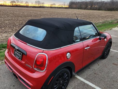 Used 2017 MINI Cooper S image 14