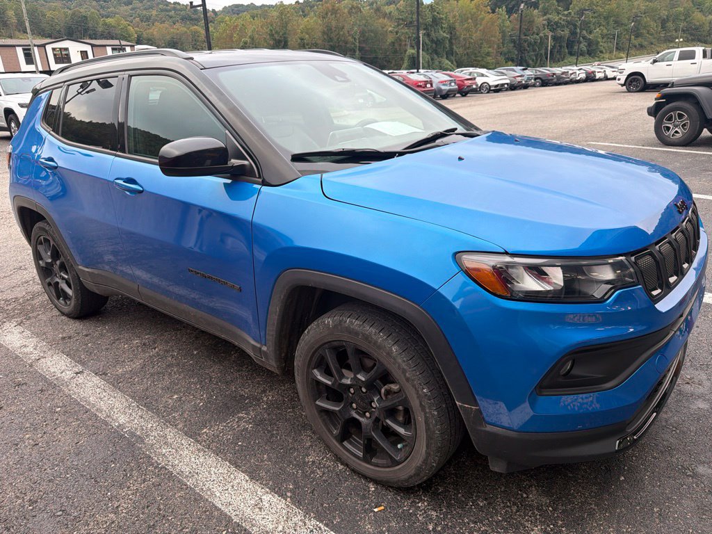 Used 2022 Jeep Compass Latitude AWD/4WD image 2