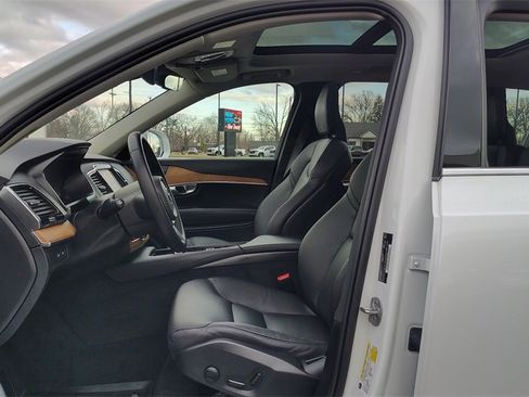 Certified 2024 Volvo XC90 T8 Plus w/ Protection Package Premier image 7