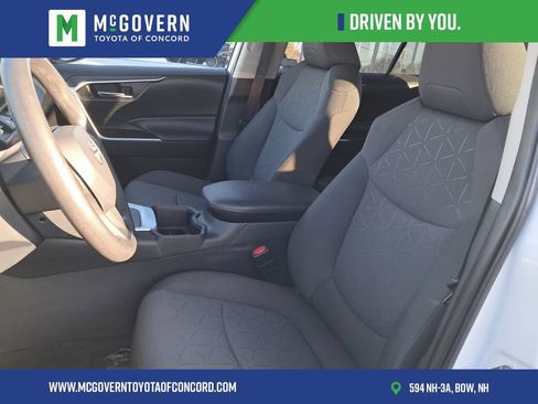 Used 2023 Toyota RAV4 XLE image 9