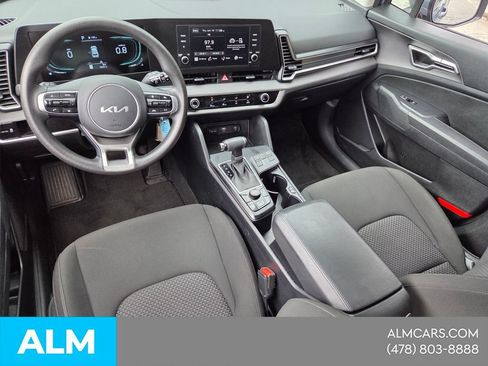 Used 2025 Kia Sportage LX FWD image 7