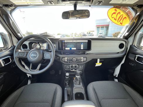 Used 2025 Jeep Wrangler Sport image 22