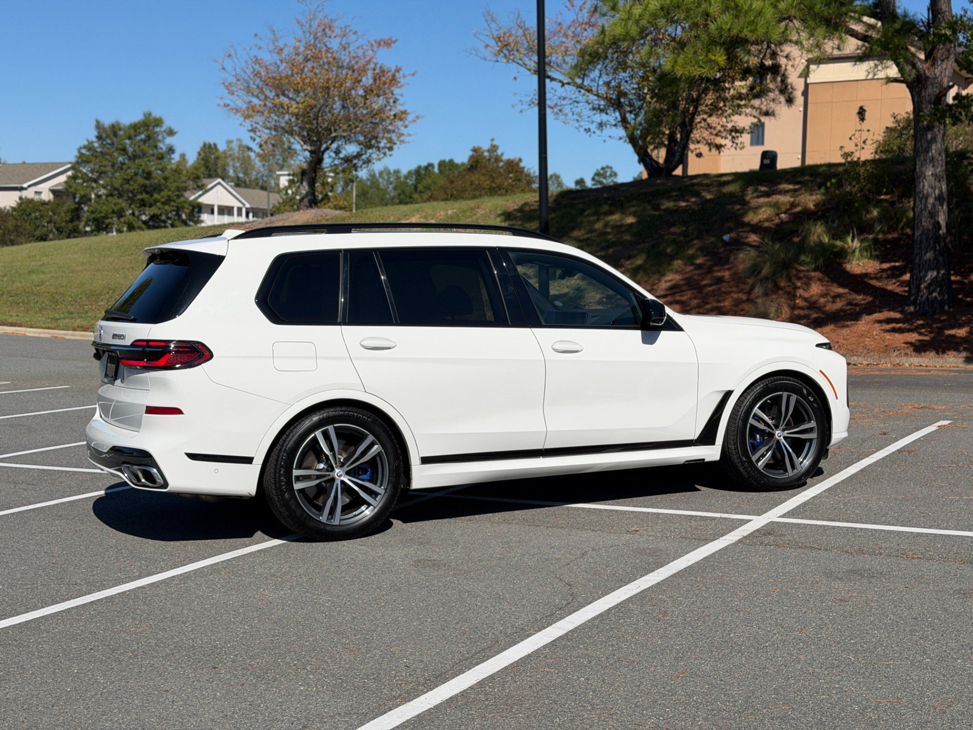 Used 2023 BMW X7 M60i AWD/4WD image 13