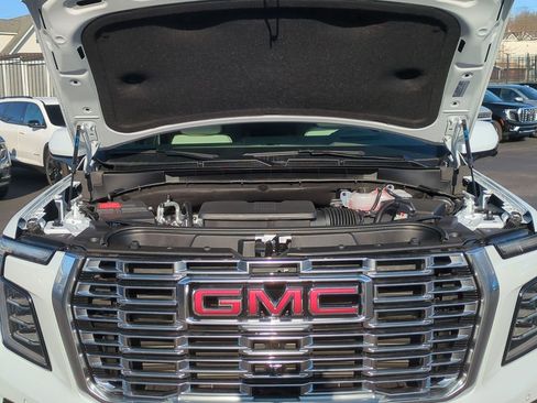 New 2026 GMC Yukon Denali image 17