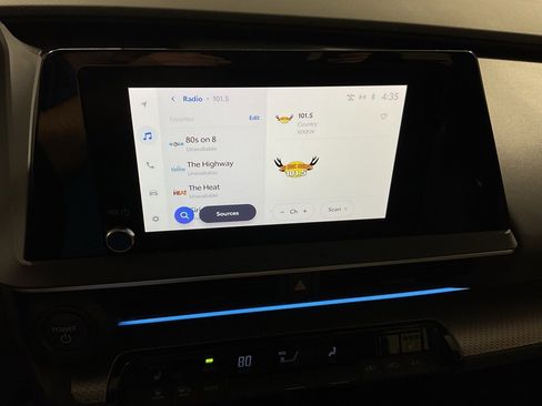 Used 2023 Toyota Prius XLE image 22