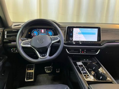 Used 2024 Volkswagen Atlas SEL Premium R-Line AWD/4WD image 19
