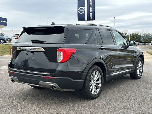 Used 2022 Ford Explorer Limited w/ Equipment Group 301A image 8