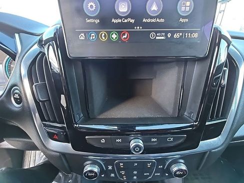 Used 2023 Chevrolet Traverse LT image 19