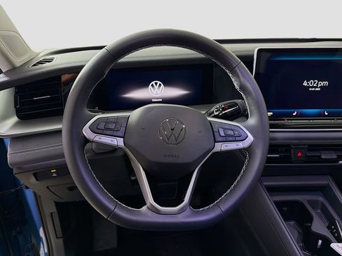 New 2026 Volkswagen Tiguan SE FWD image 12